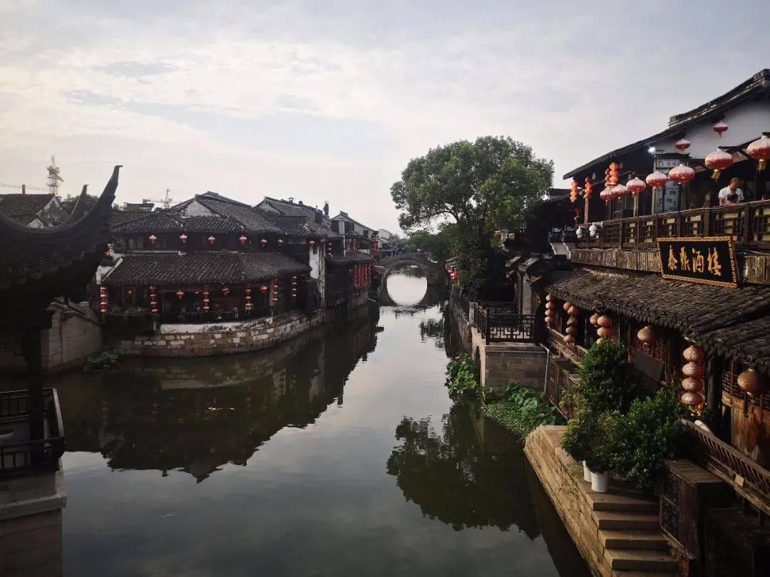 连接正负极